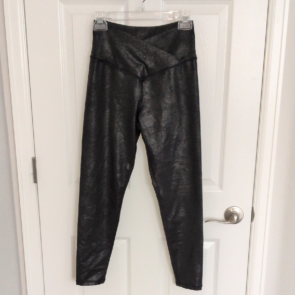 Offline By Aerie The Hugger Crossover High Waisted Legging - Black Crackle - L